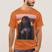 Calm African warrior in chaos T-shirt (Voorkant)