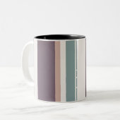 Calm Neutral Stripes – Modern Minimal Mug Tweekleurige Koffiemok (Voorkant links)