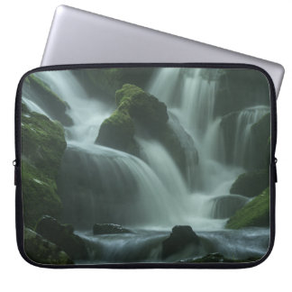 Calming waterval laptop sleeve