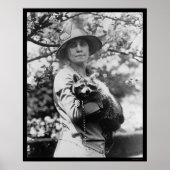Calvin Coolidge met haar Raccoon 1923 Poster (Voorkant)