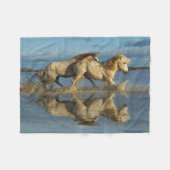Camargue Horses and Reflection, Southern France Fleece Deken (Voorkant (Horizontaal))