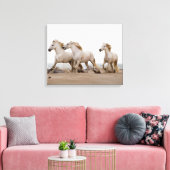 Camargue Horses die op het strand lopen Canvas Afdruk (Insitu (Woonkamer))