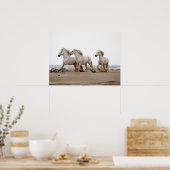 Camargue Horses die op het strand lopen Poster (Keuken)