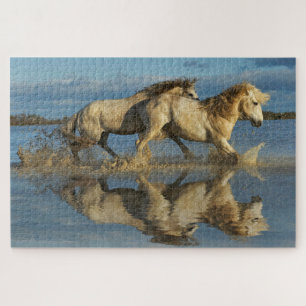 Camargue-paarden en weerspiegeling, Zuid-Frankrijk Legpuzzel
