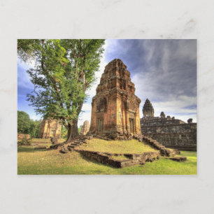 Cambodia, Angkor Wat. Uitzicht op Bakong tempel. Briefkaart