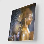 Cambodia, Phnom Penh. Buddha standes Vierkante Klok (Hoek)