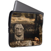 Cambodia Smiling Stone Totem Laptop Sleeve (Voorkant Rechts)