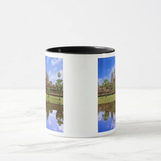 Cambodja, Kampuchea, Angkor Wat tempel. Mok (Midden)