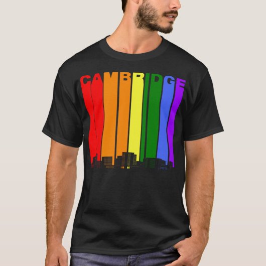 Cambridge Skyline Rainbow LGBT Gay Pride T-shirt (Voorkant)