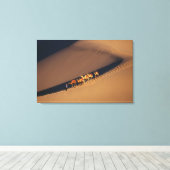 Camel caravan op de woestijn, Dunhuang, Gansu Canvas Afdruk (Insitu (Houten vloer))