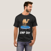 Camel Jump Day Jumping Camel die Arabian Camel spe T-shirt (Voorkant volledig)