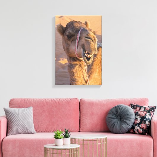 Camel met een grappige gezichtsuitdrukking canvas afdruk (Insitu (Woonkamer))
