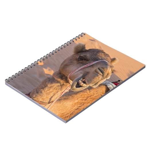 Camel met een grappige gezichtsuitdrukking - Oman Notitieboek (Linkerzijde)