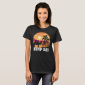 Camel Sunset Palm Tree Hump Day Hump Day Camel T-shirt (Voorkant volledig)