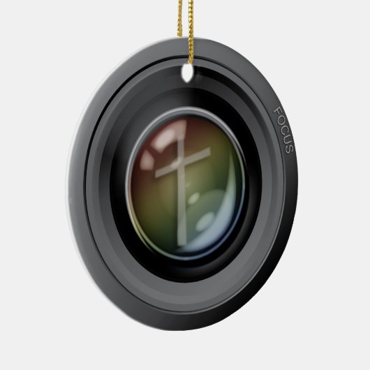 Camera Lens Ornament. Focus op Jezus. Keramisch Ornament (Rechts)