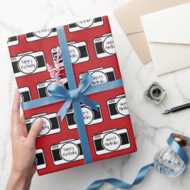 Camera met Birthday-tekst op rood Cadeaupapier