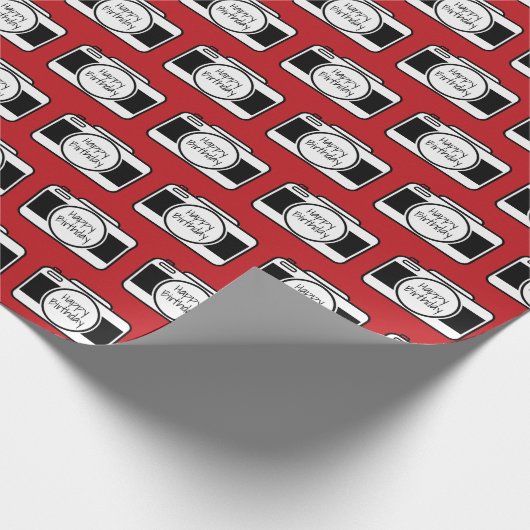 Camera met Birthday-tekst op rood Cadeaupapier (Hoek)