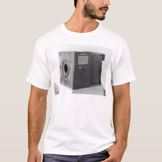 Camera van Joseph Nicephore Niepce, c.1816-22 T-shirt (Voorkant)