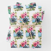 camera's en roze bloemen verjaardag inpakpapier vel (In situ)
