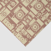  cameratroon in bruine kleuren tissuepapier (Detail)