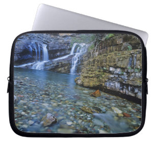 Cameron Falls in Waterton Lakes Nationaal Park in Laptop Sleeve