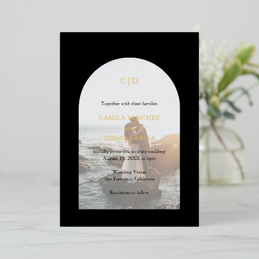 Camila Black Arch Moderne bruiloft Folie Uitnodiging (Staand Voorkant)