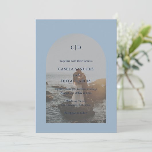 Camila Dusty Blue Arch Modern Wedding Kaart (Staand voorkant)