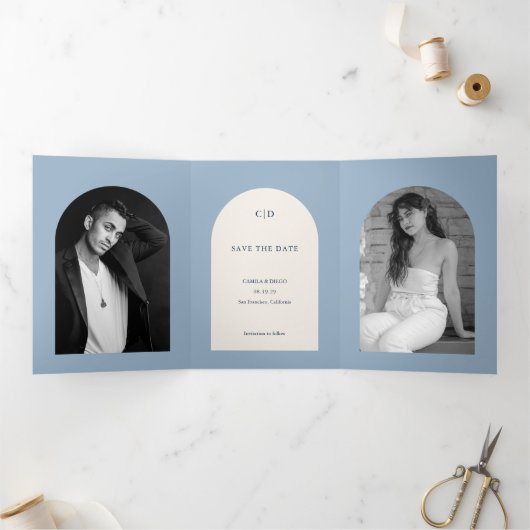 Camila Dusty Blue Modern Wedding Save the Date Drieluik Aankondiging (Binnen)