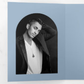 Camila Dusty Blue Modern Wedding Save the Date Drieluik Aankondiging (Binnenzijde eerst)