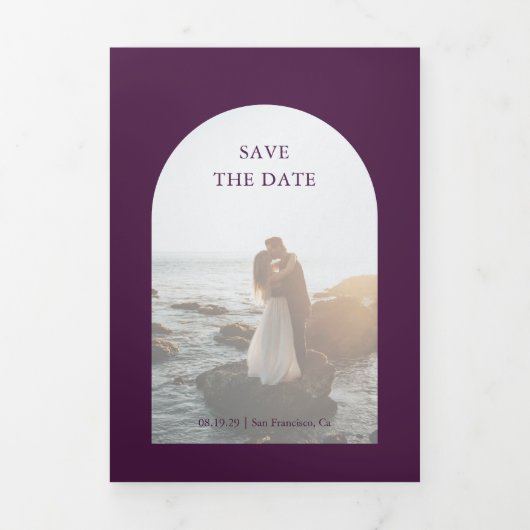 Camila Paarse Arch Modern Wedding Save the Date Drieluik Aankondiging (Cover)