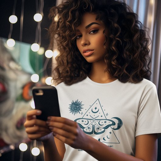 Camiseta Boho con mariposa y frases lunares T-shirt