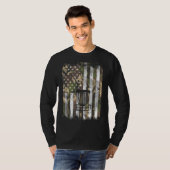 Camo Flag Disc Golfmand  Golfing Patriot T-shirt (Voorkant volledig)