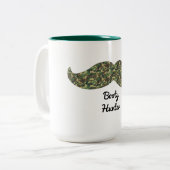 Camo Mustache mok grappige beste jager (Voorkant links)