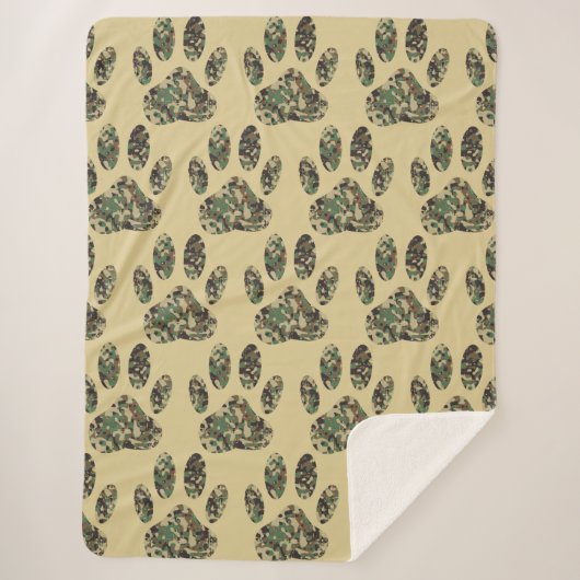 Camo Pattern Dog Paw Print Sherpa Deken (Voorkant)