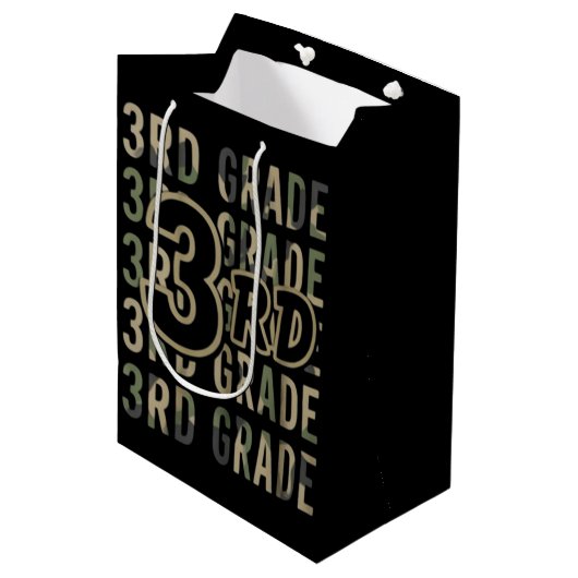 Camo Team 3e klas Squad Terug naar school Leraar Medium Cadeauzakje (Voorkant Gekanteld)