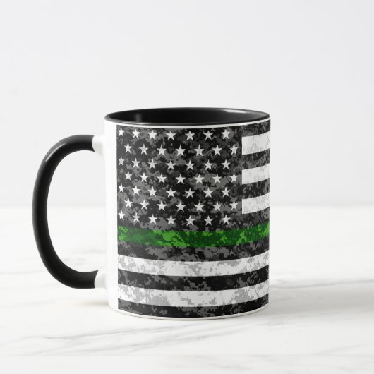 Camo Thin Green Line Flag Mok (Links)