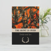 Camouflage bruiloft uitnodiging met herten hoorns. (Staand voorkant)