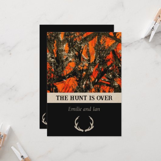 Camouflage bruiloft uitnodiging met herten hoorns. (Voorkant / Achterkant in situ)