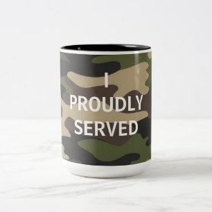 CAMOUFLAGE IK DIENDE TROTS IN DE MILITAIRE STRIJDK TWEEKLEURIGE KOFFIEMOK