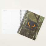 Camouflage Oranje Deer Antlers Outdoorzaken Planner<br><div class="desc">Illustratie van een paar oranje hertengeweien en aangepaste bedrijfsnaam over grijze achtergrond met camogrenzen</div>