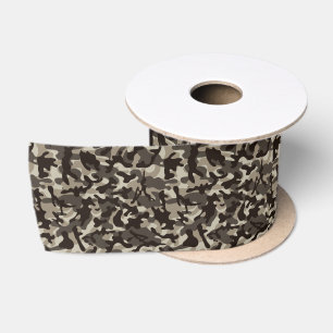 Camouflage voor dichte bij satijnen lint