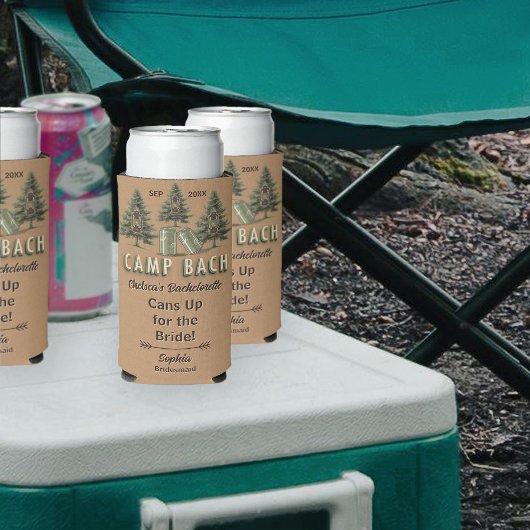 Camp Bach Bride Crew Drink Sleeve Naam en rol toev Seltzer Blikjeskoeler