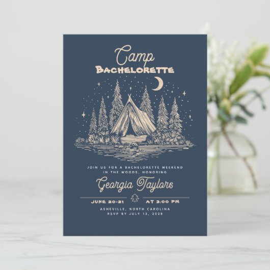 Camp Bachelorette Invitation Kaart (Staand voorkant)