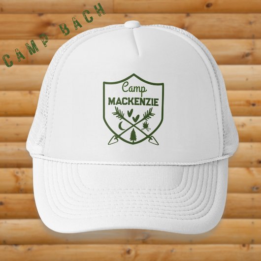 Camp Bachelorette Retro Badge Gepersonaliseerd Trucker Pet
