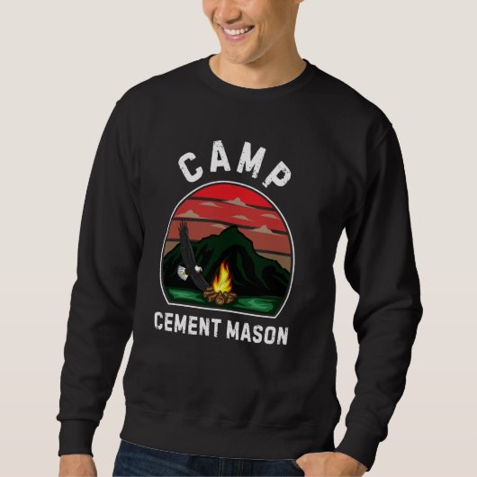 Camp Cement Mason Retro Zomerkampeerpersoneel Camp Trui (Voorkant)