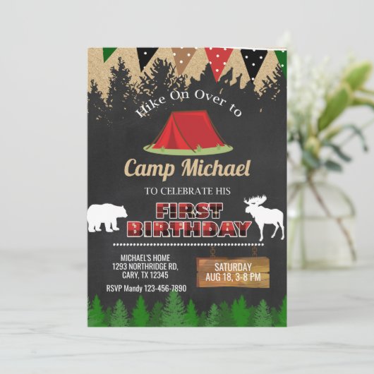 Camp, kampeerjongen, eerste uitnodiging op de eers (Staand voorkant)