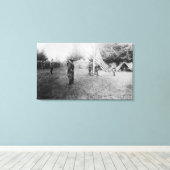 Camp Lewis, WA - Soldaten die Amerika neerhalen Canvas Afdruk (Insitu (Houten vloer))