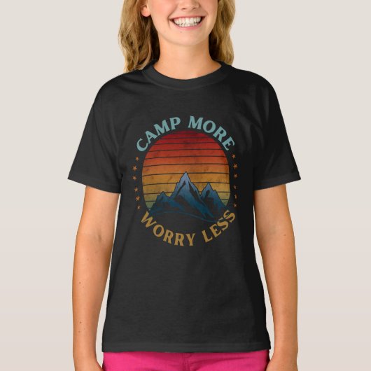 CAMP MEER ZORG MINDER T-Shirt (Voorkant)