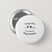 Camp one happy birthday name date campingadventure ronde button 5,7 cm (Voorkant /achterkant)
