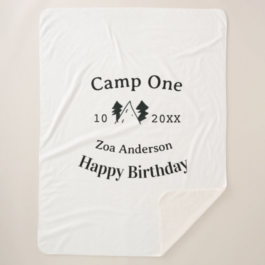 Camp one happy birthday name date campingadventure sherpa deken (Voorkant)